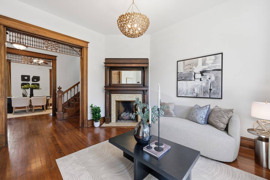1302 A Street SE interior photo 4