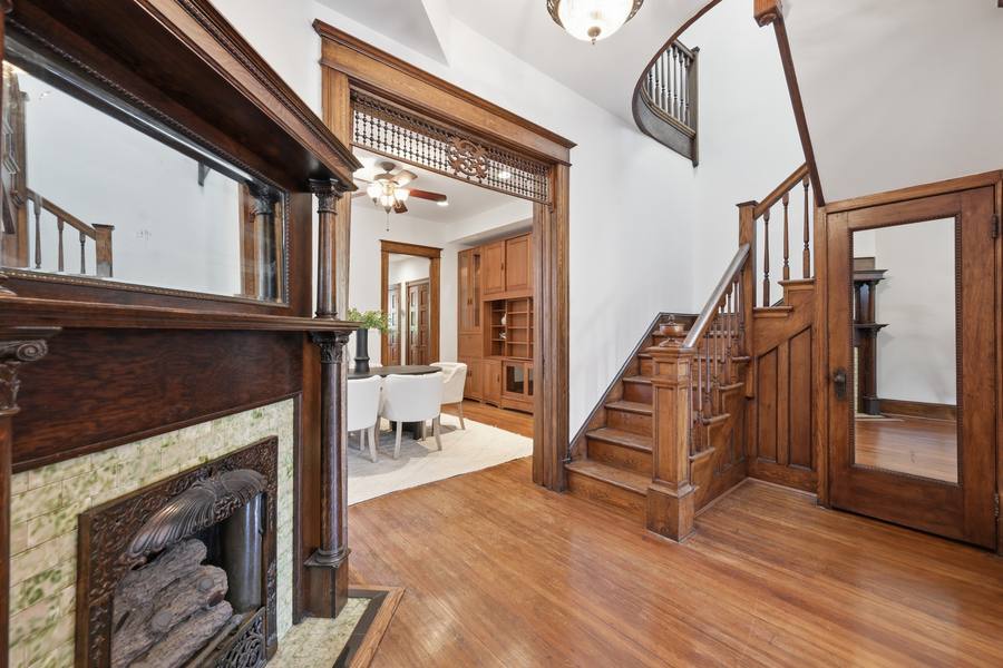 1302 A Street SE interior photo 11