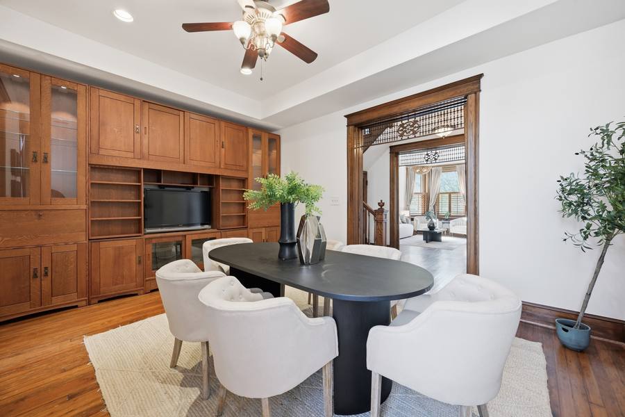 1302 A Street SE interior photo 16
