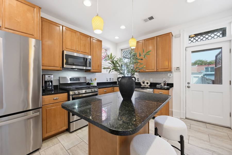 1302 A Street SE interior photo 27