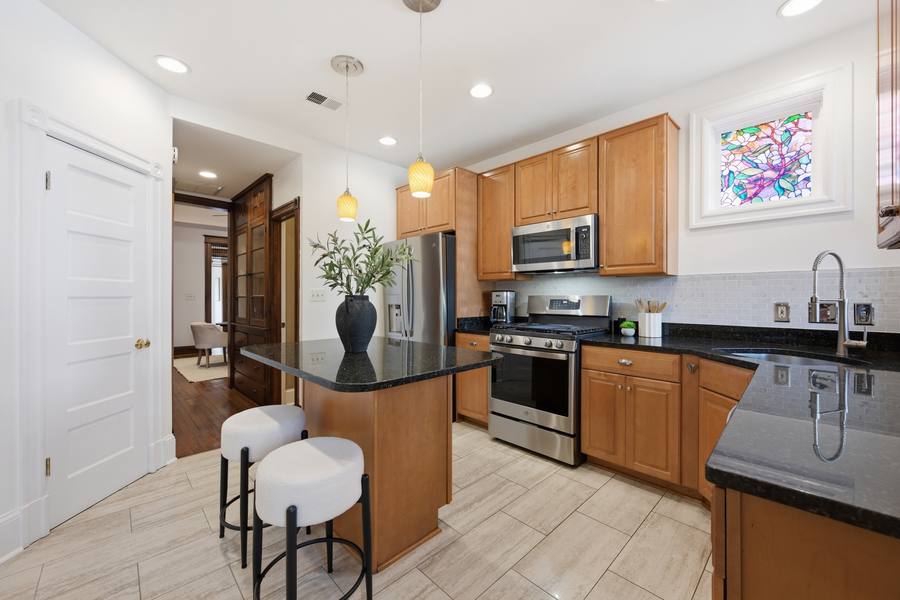 1302 A Street SE interior photo 28