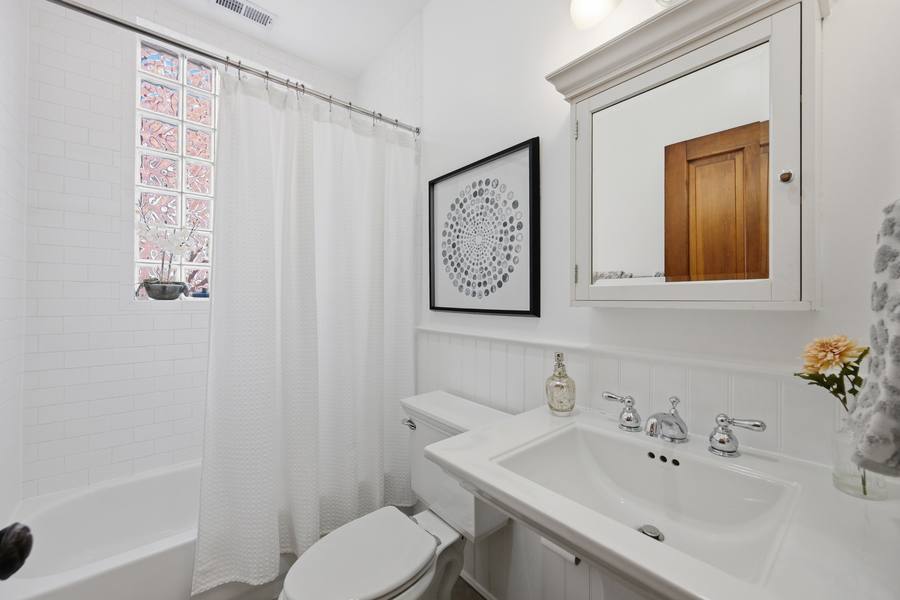 1302 A Street SE interior photo 36