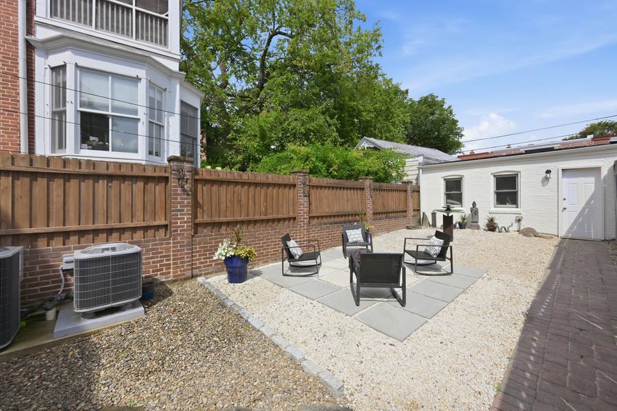1302 A Street SE interior photo 52